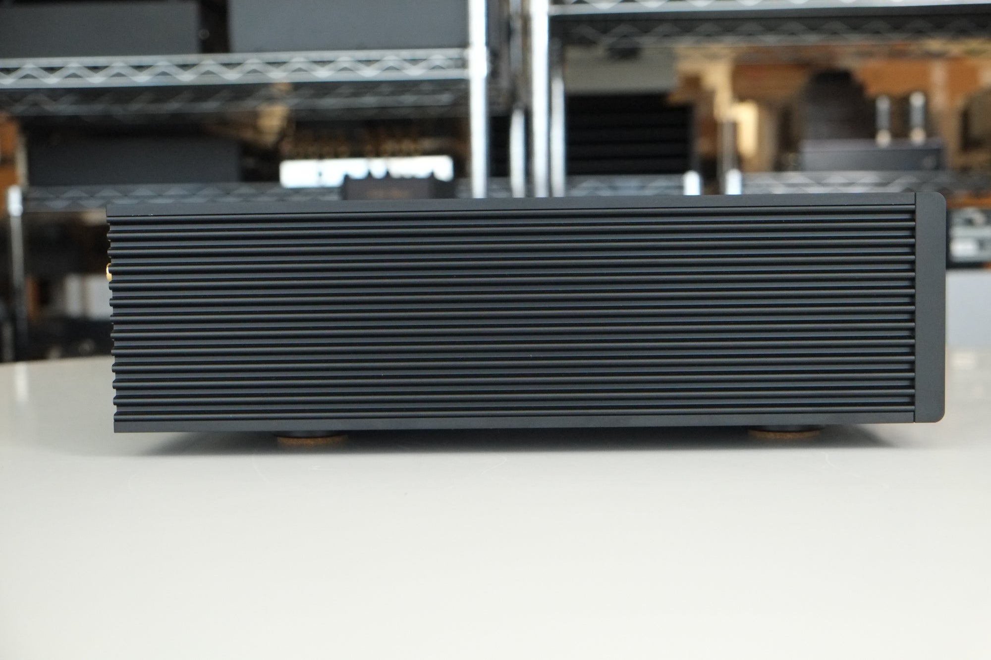 aurender a20 reference music streamer left side 2
