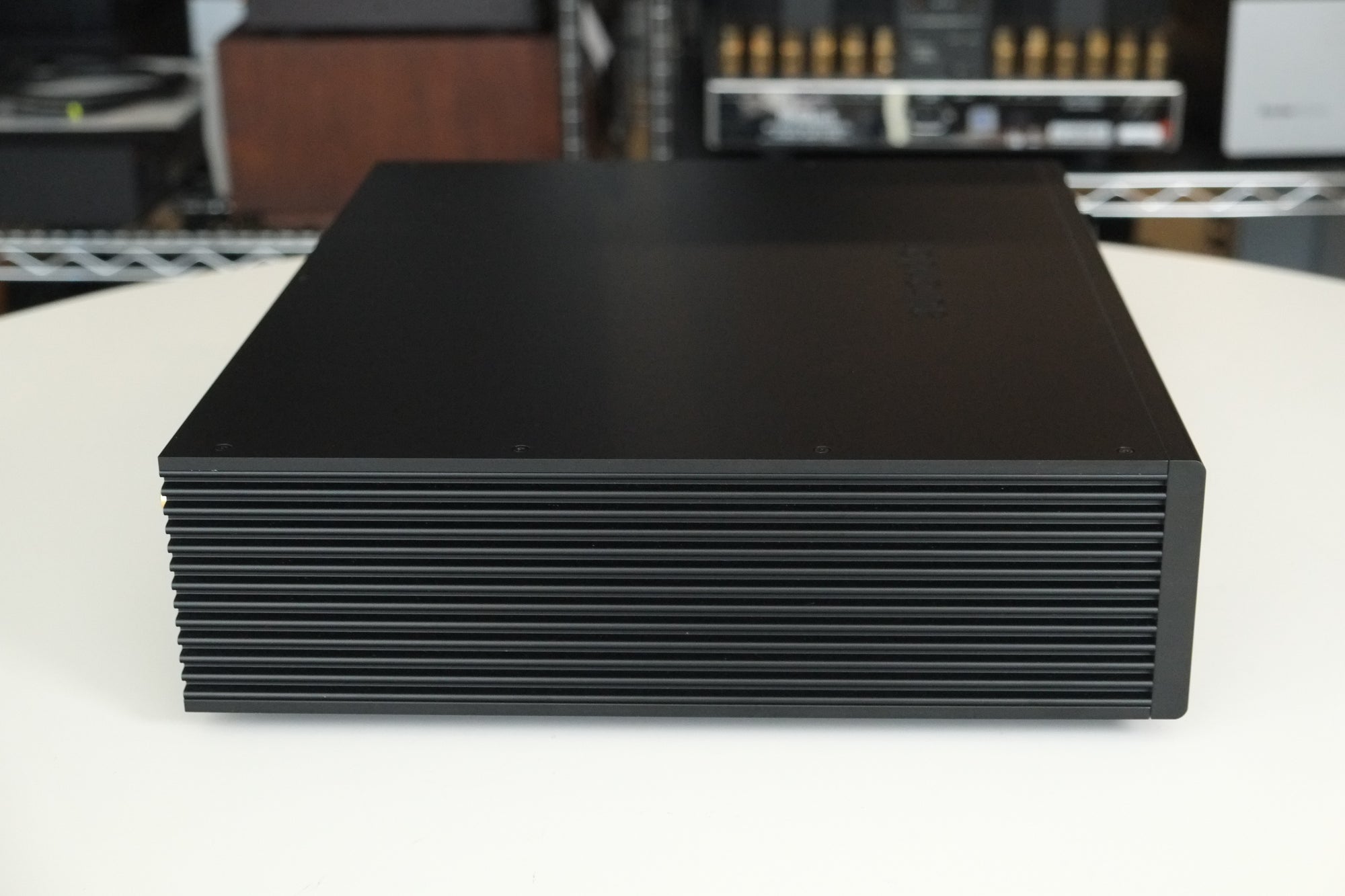 aurender a20 reference music streamer left side