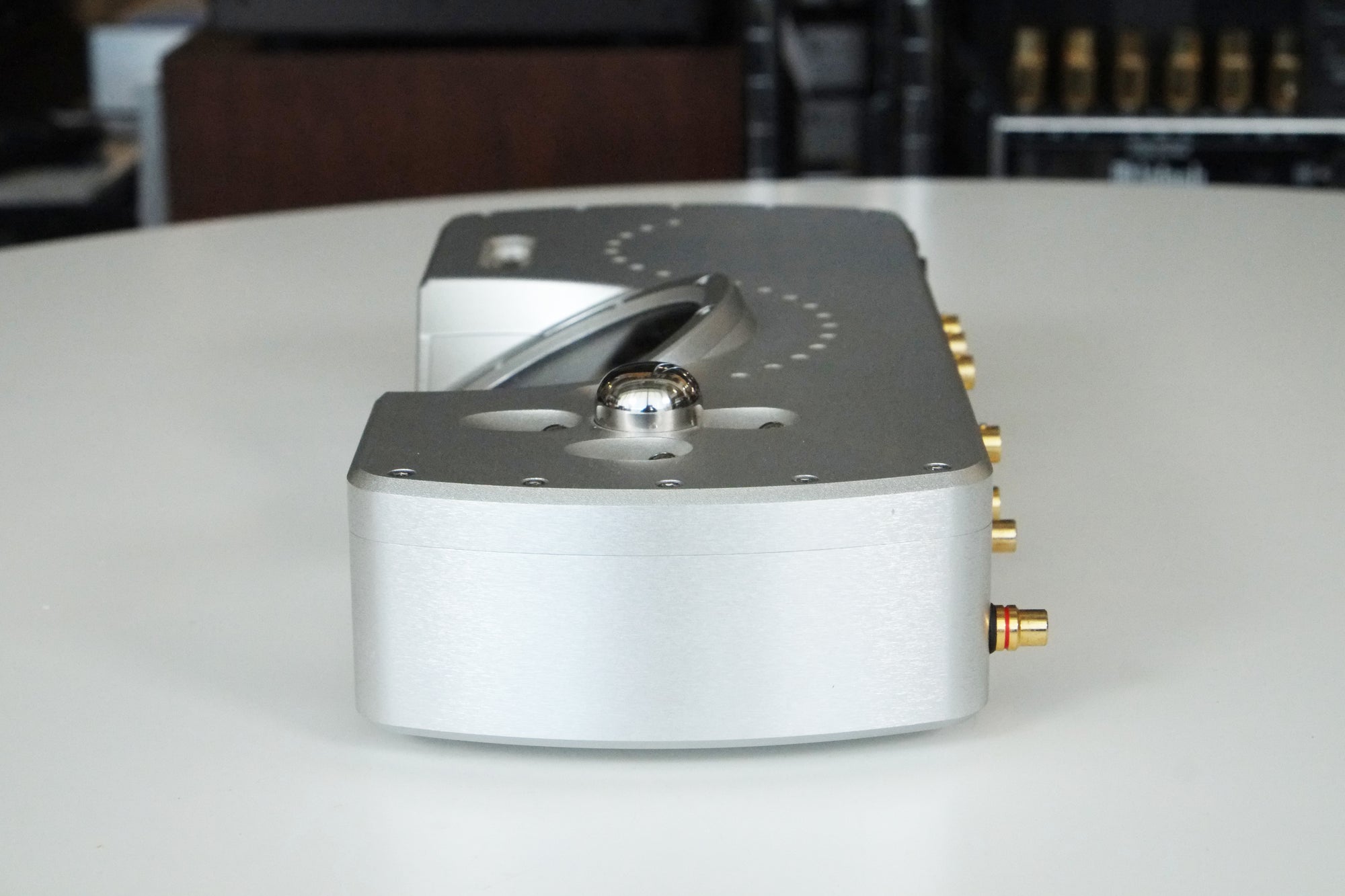 chord electronics dave dac side right top