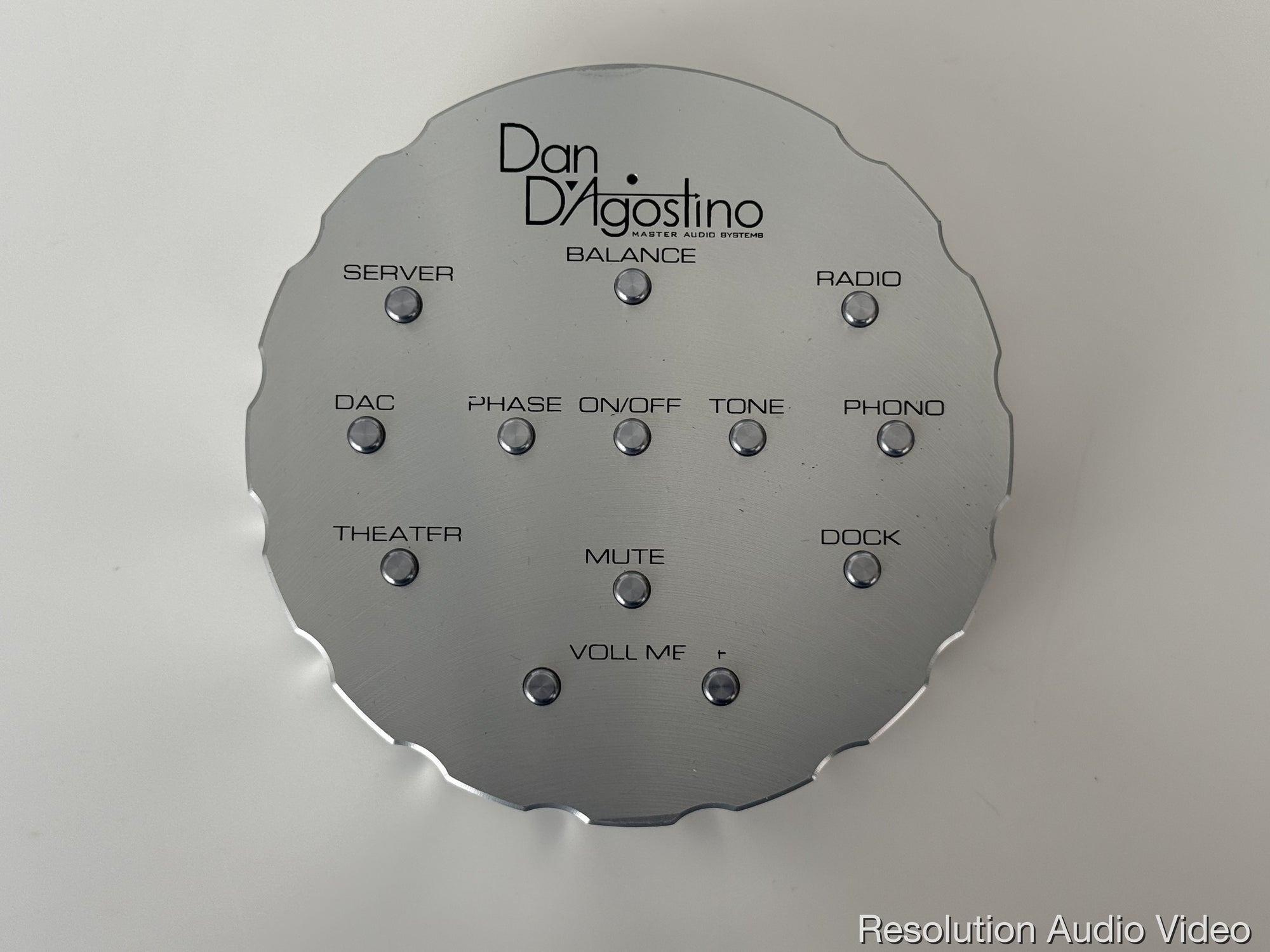 Dan D'Agostino Momentum HD Preamplifier with Original Case & Remote