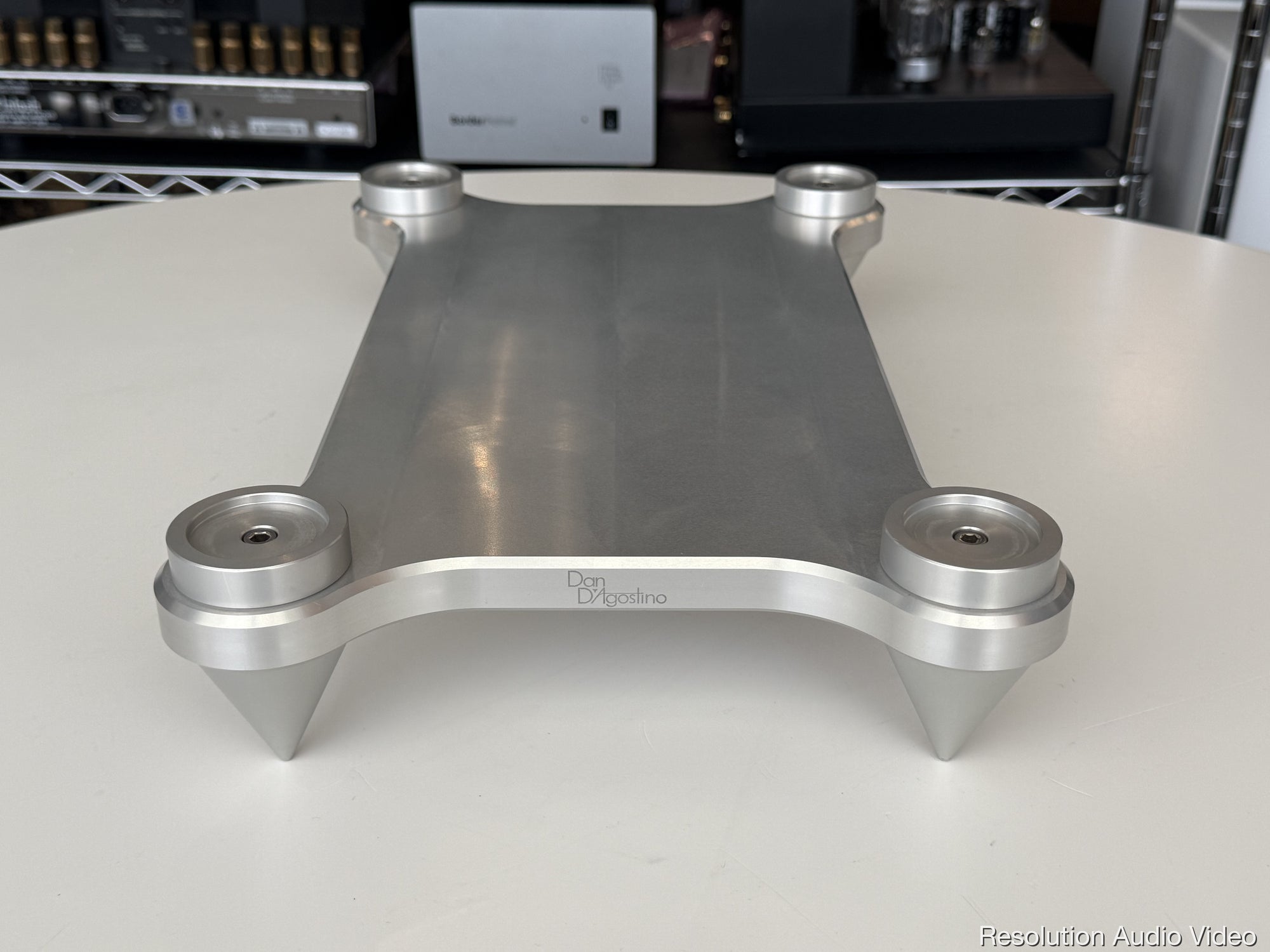 d'agostino momentum mxv monoblock power amplifier pair plinth 3