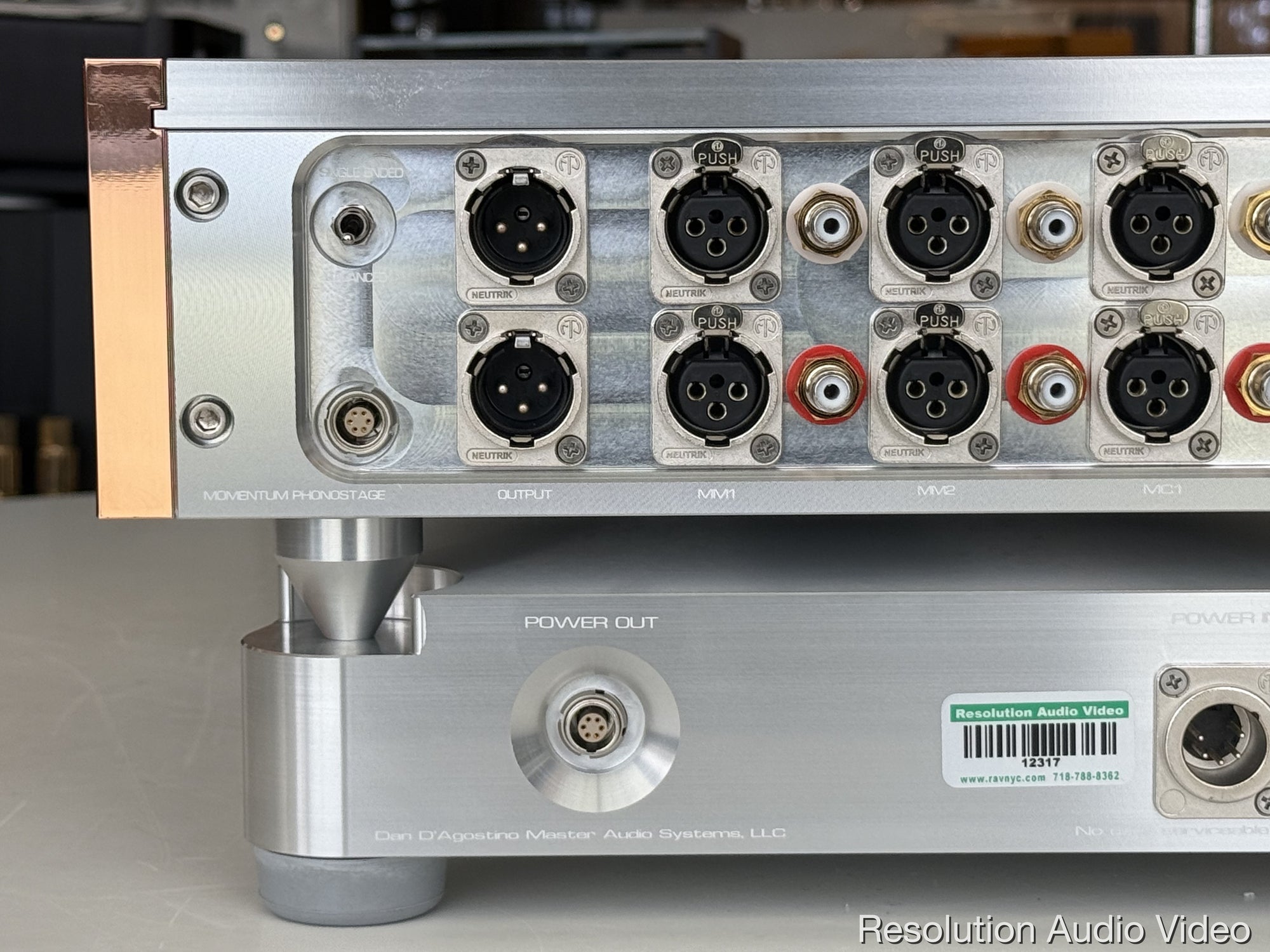 Dan D'Agostino Momentum Phonostage Phono Preamplifier with Original Case