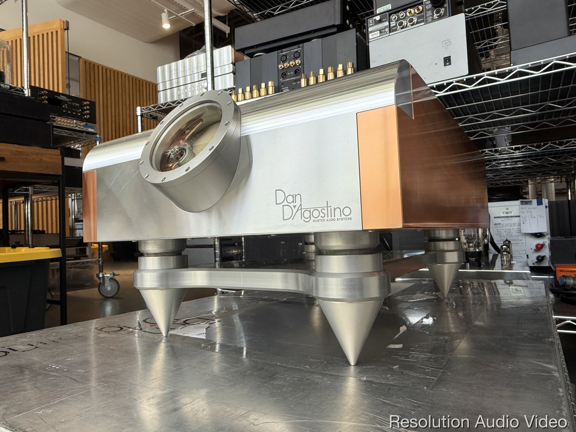 dagostino momentum stereo amplifier power amplifier angle