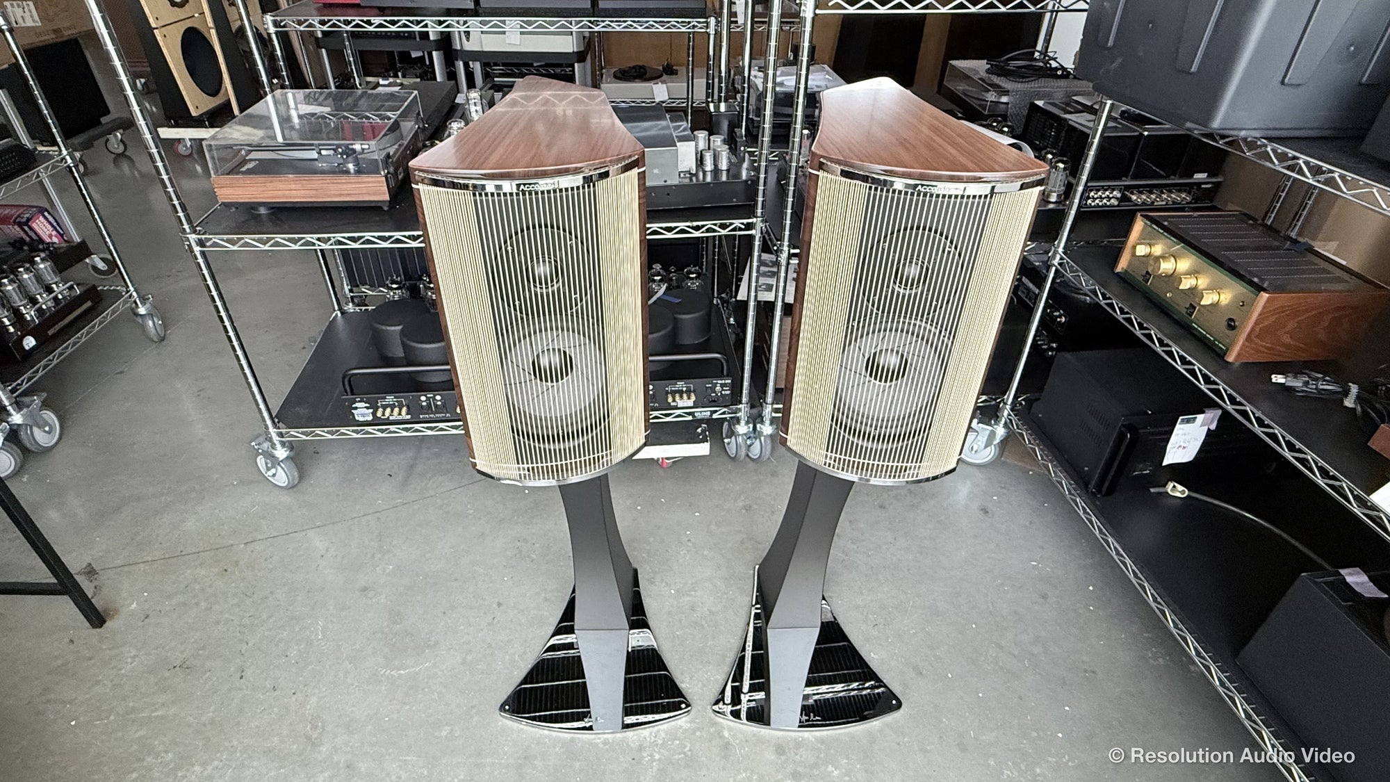 Pre-Owned Franco Serblin Accordo 'Goldberg' Bookshelf Speakers with Stands