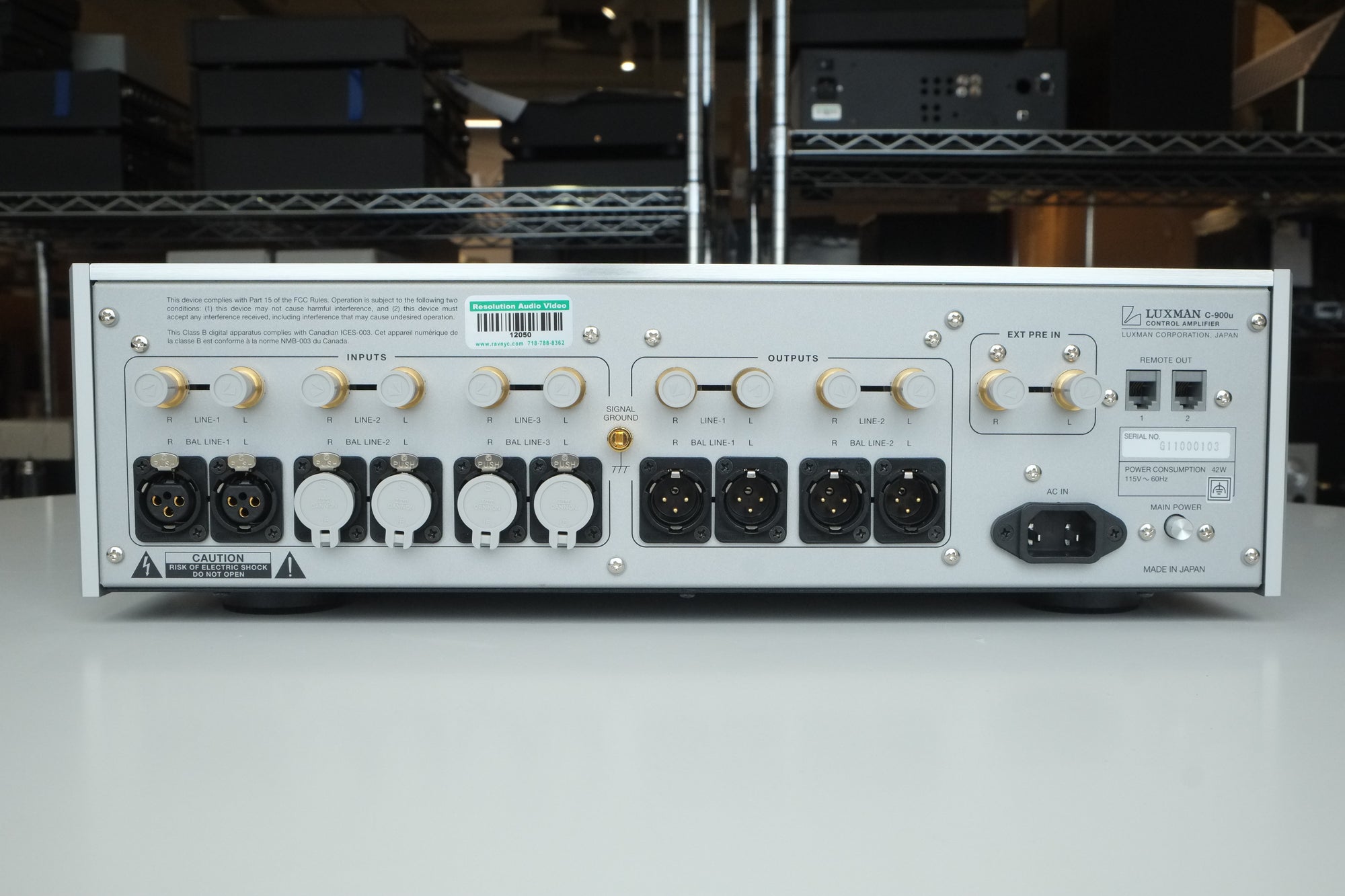 luxman c900u stereo preamplifier back 2