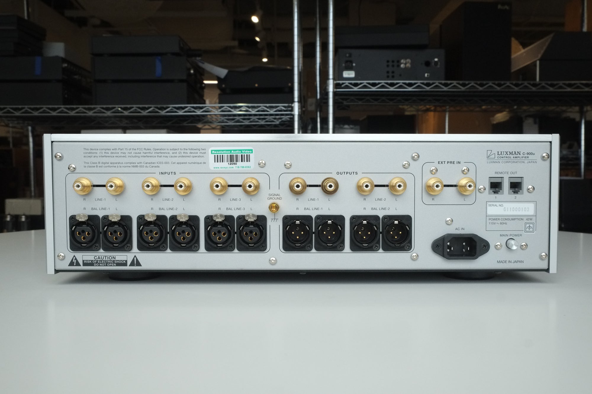luxman c900u stereo preamplifier back