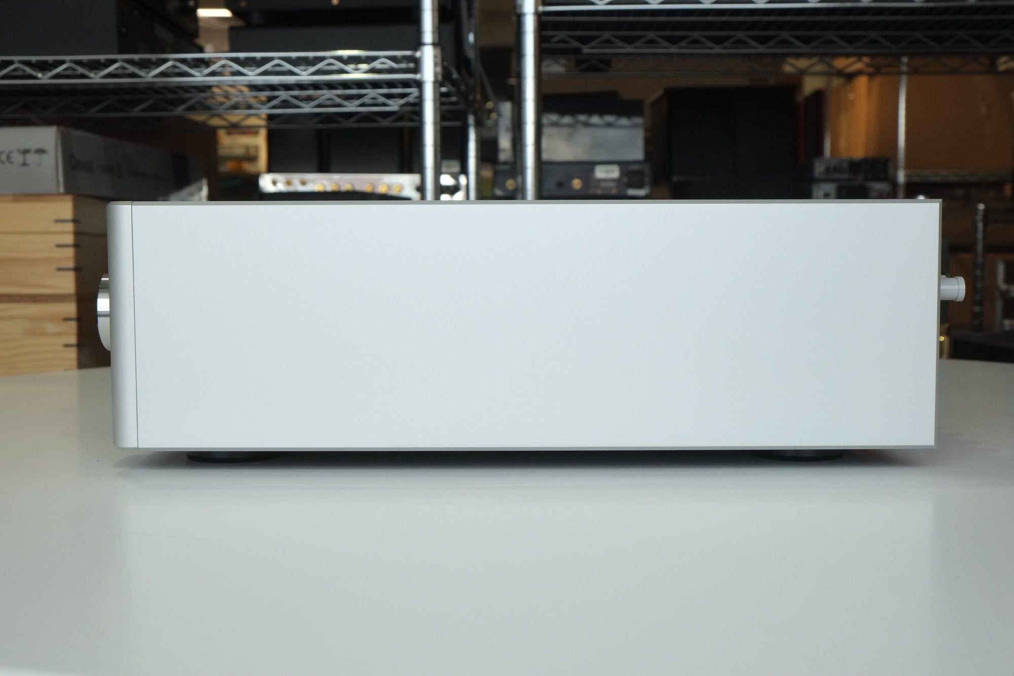 luxman c900u stereo preamplifier right side