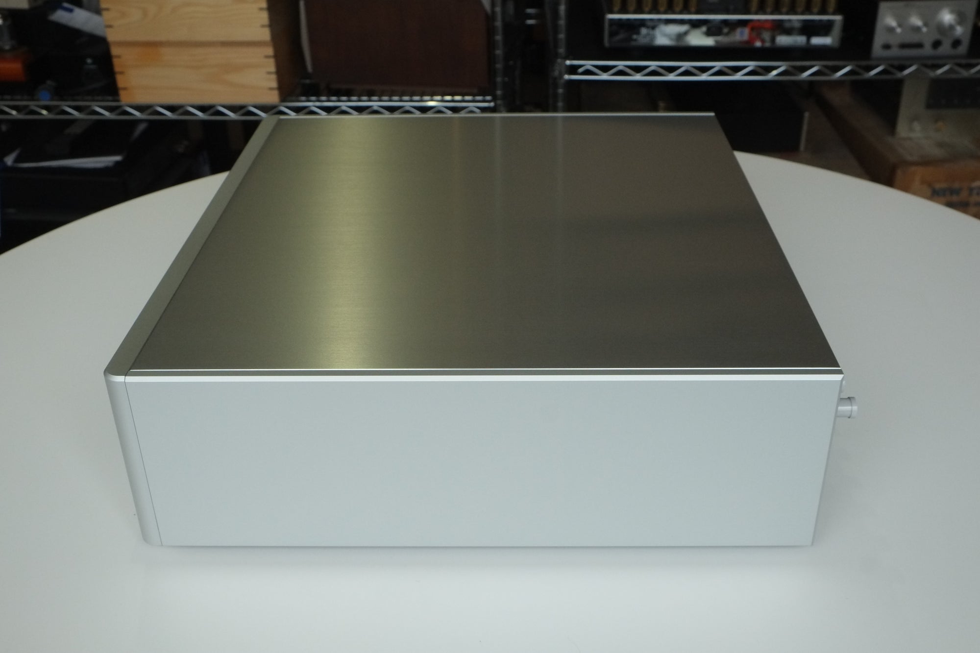 luxman c900u stereo preamplifier top right angle