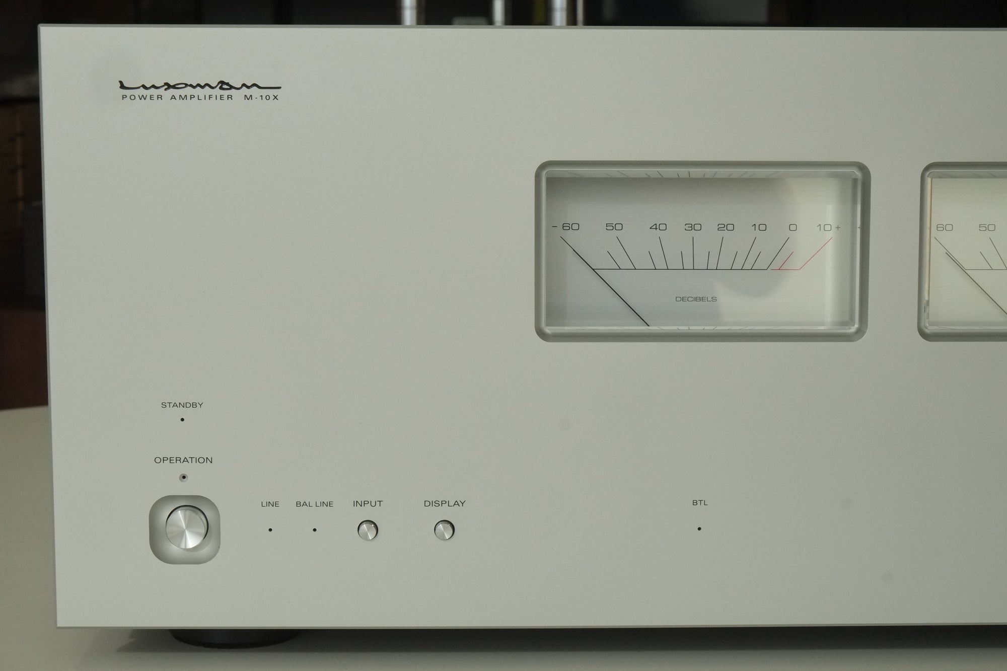 luxman m10x front left detail