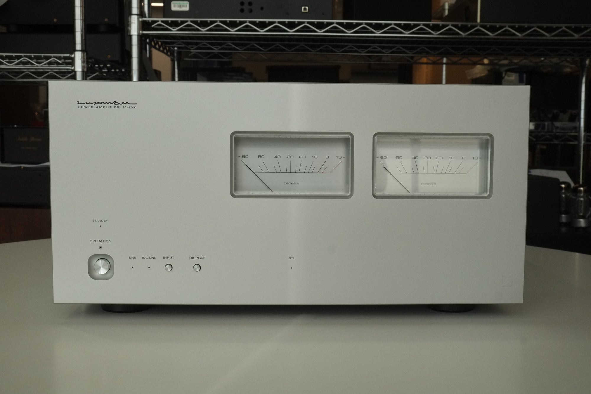 luxman m10x front