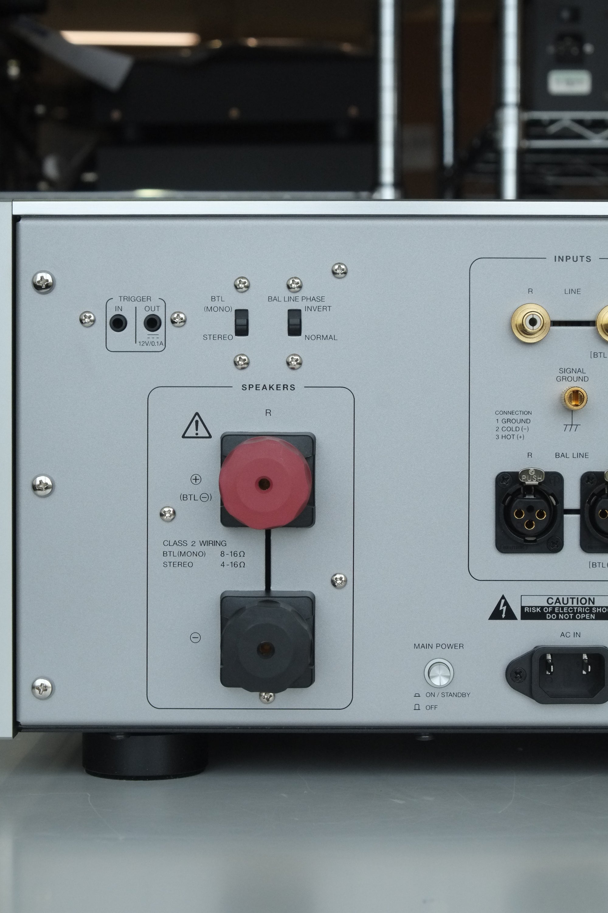 luxman m10x rear left detail