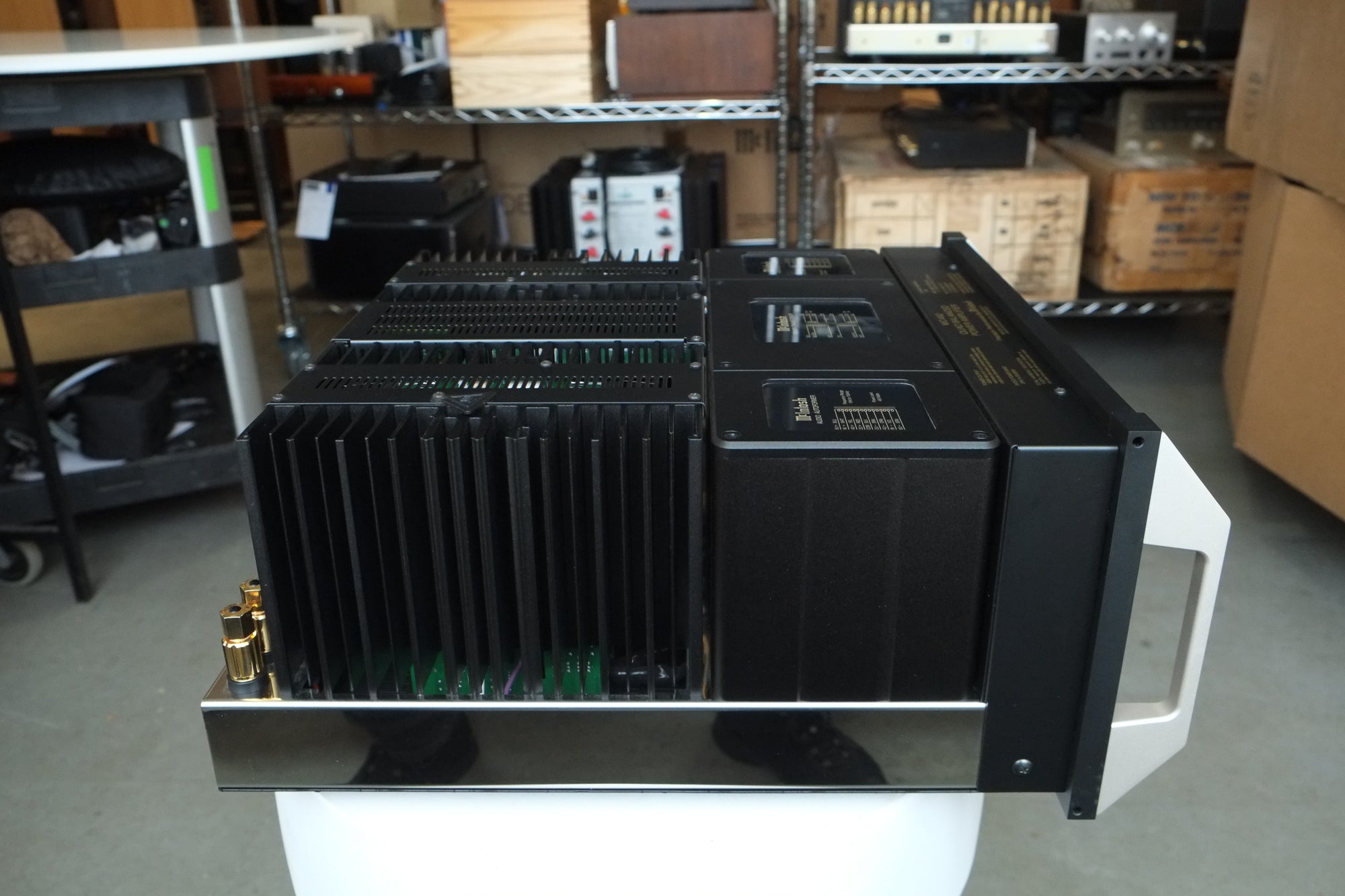 mcintosh mc462 power amp side left angle