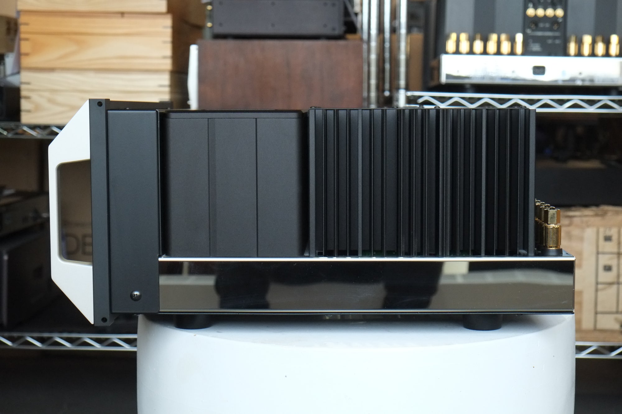 mcintosh mc462 power amplifier side
