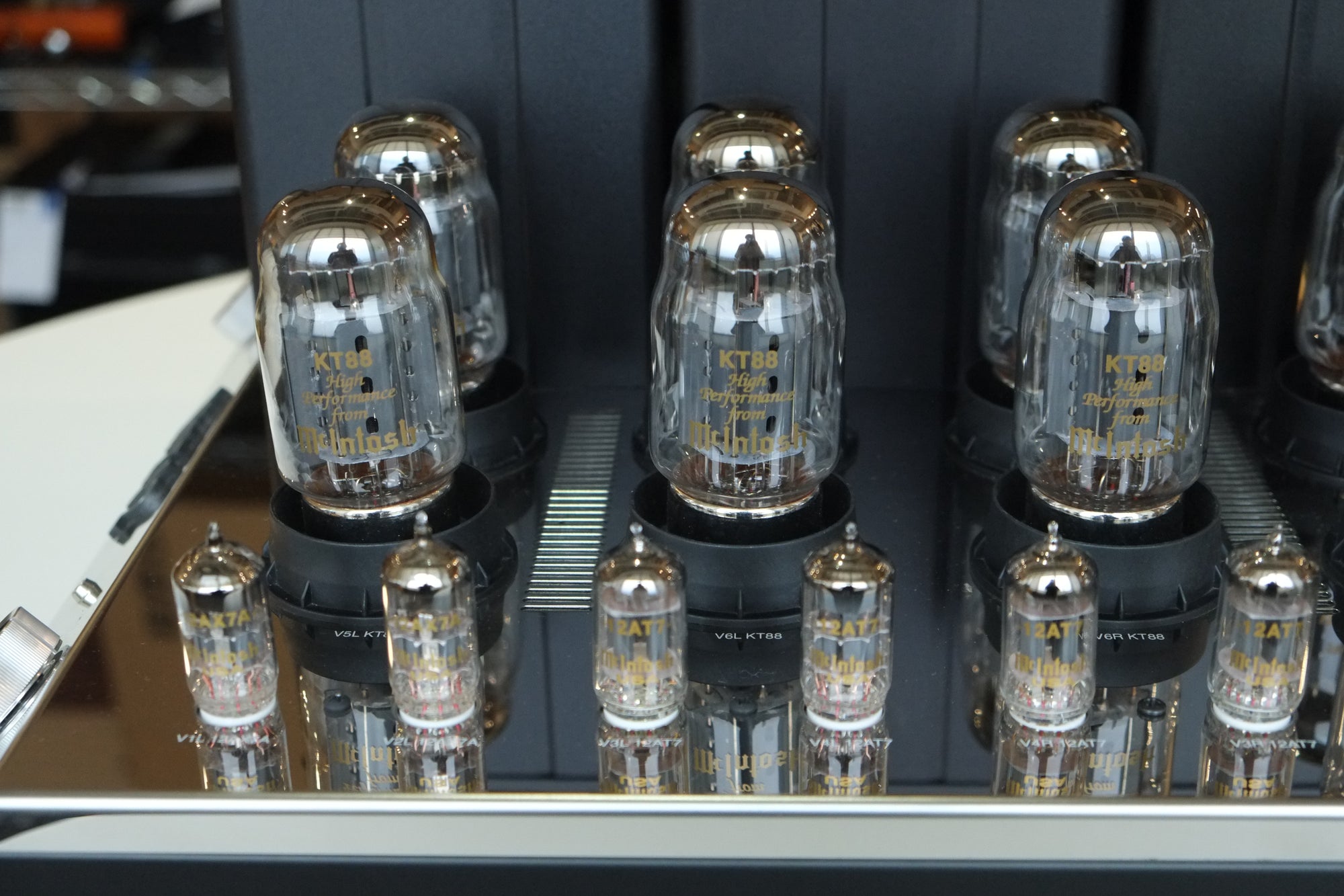 mcintosh mc1502 tube power amplifier tube detail 3