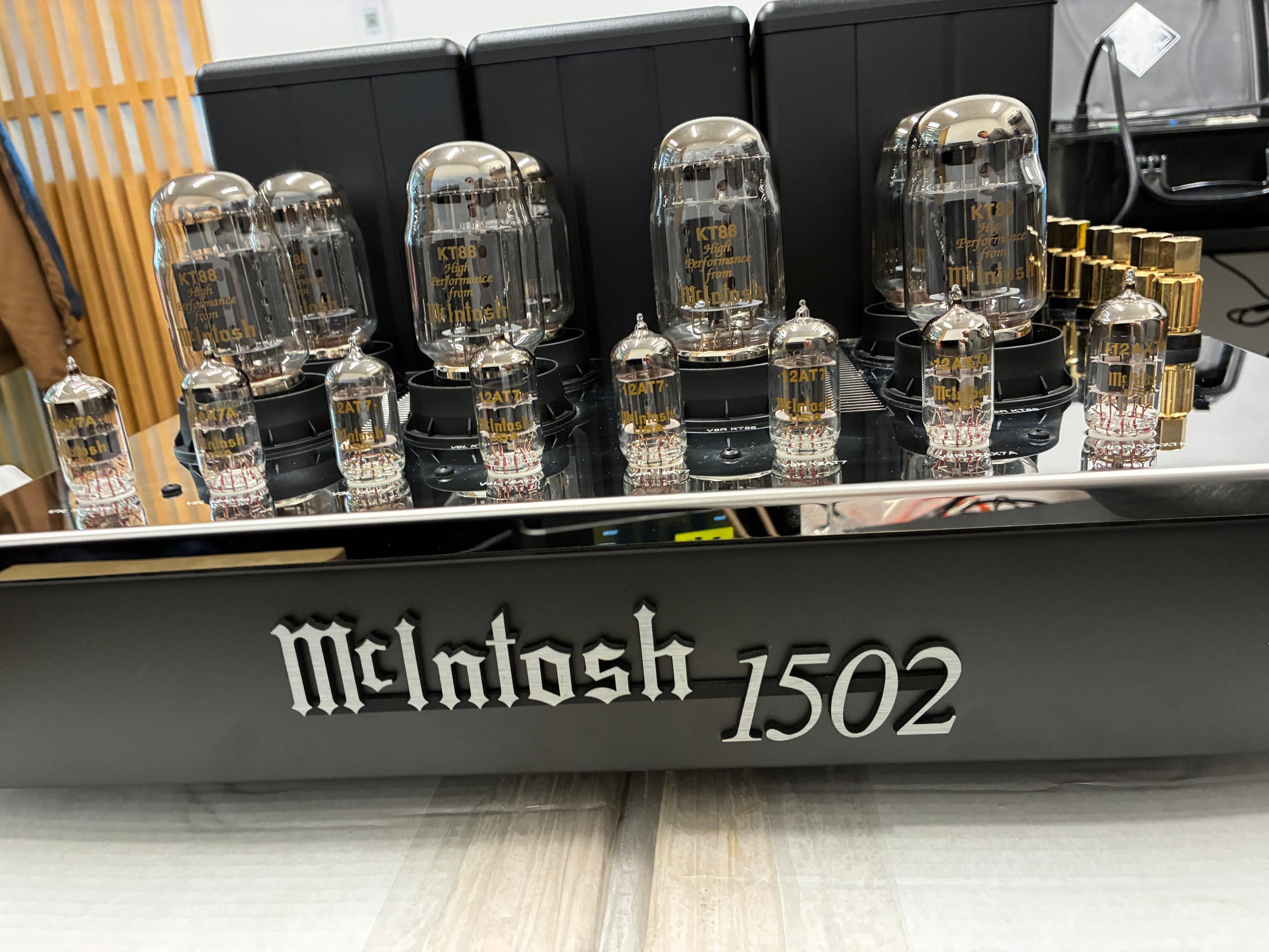 mcintosh mc1502 tube power amplifier tube detail