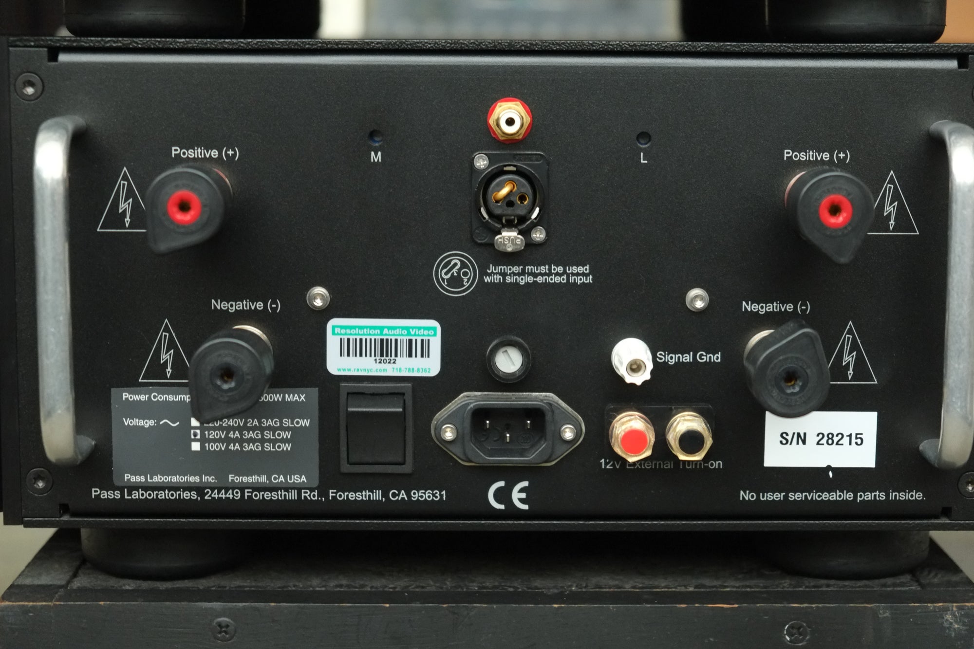 pass labs xa 60.8 monoblock power amplifiers back bottom detail