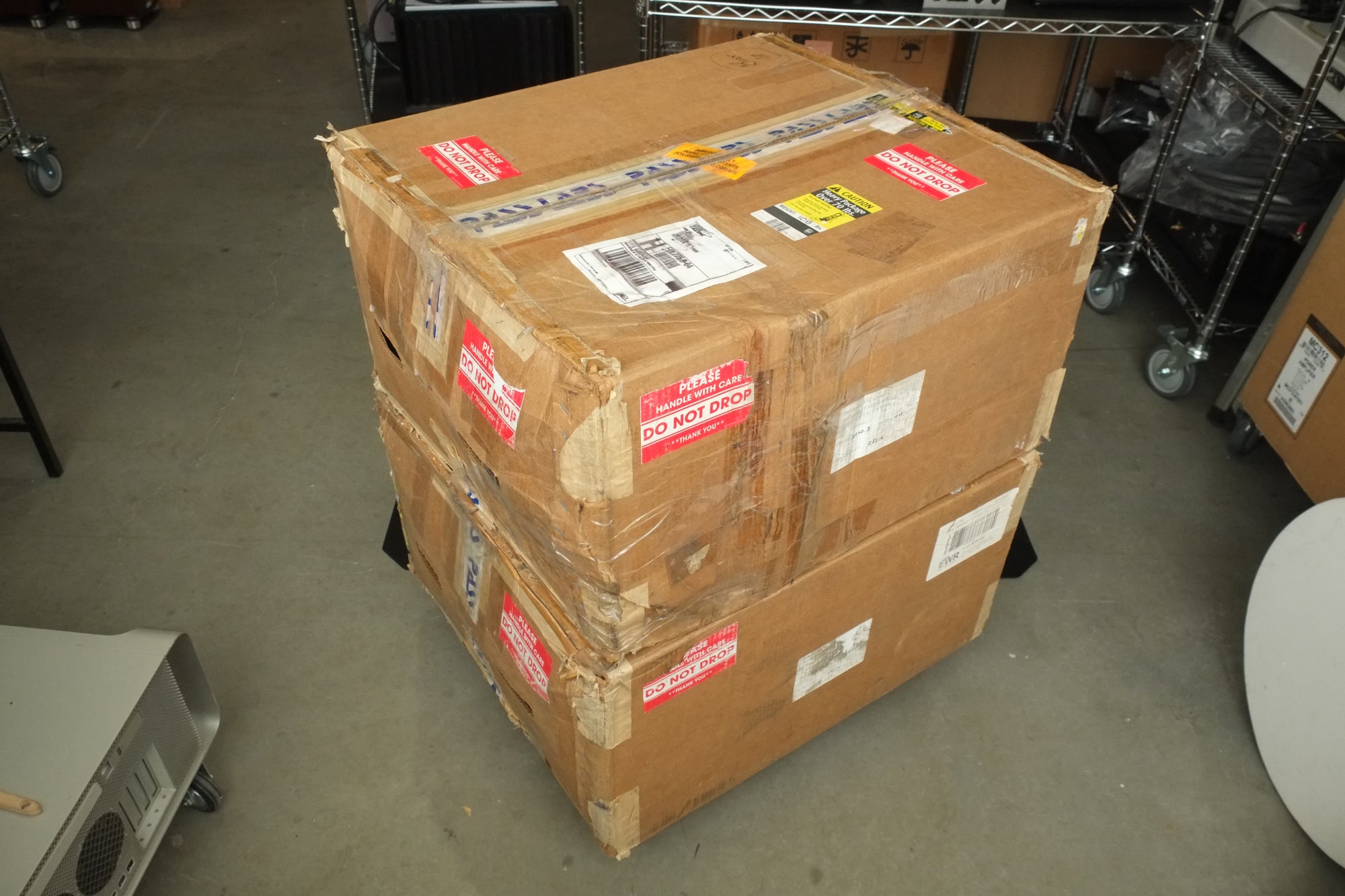 pass labs xa 60.8 power amplifiers boxes