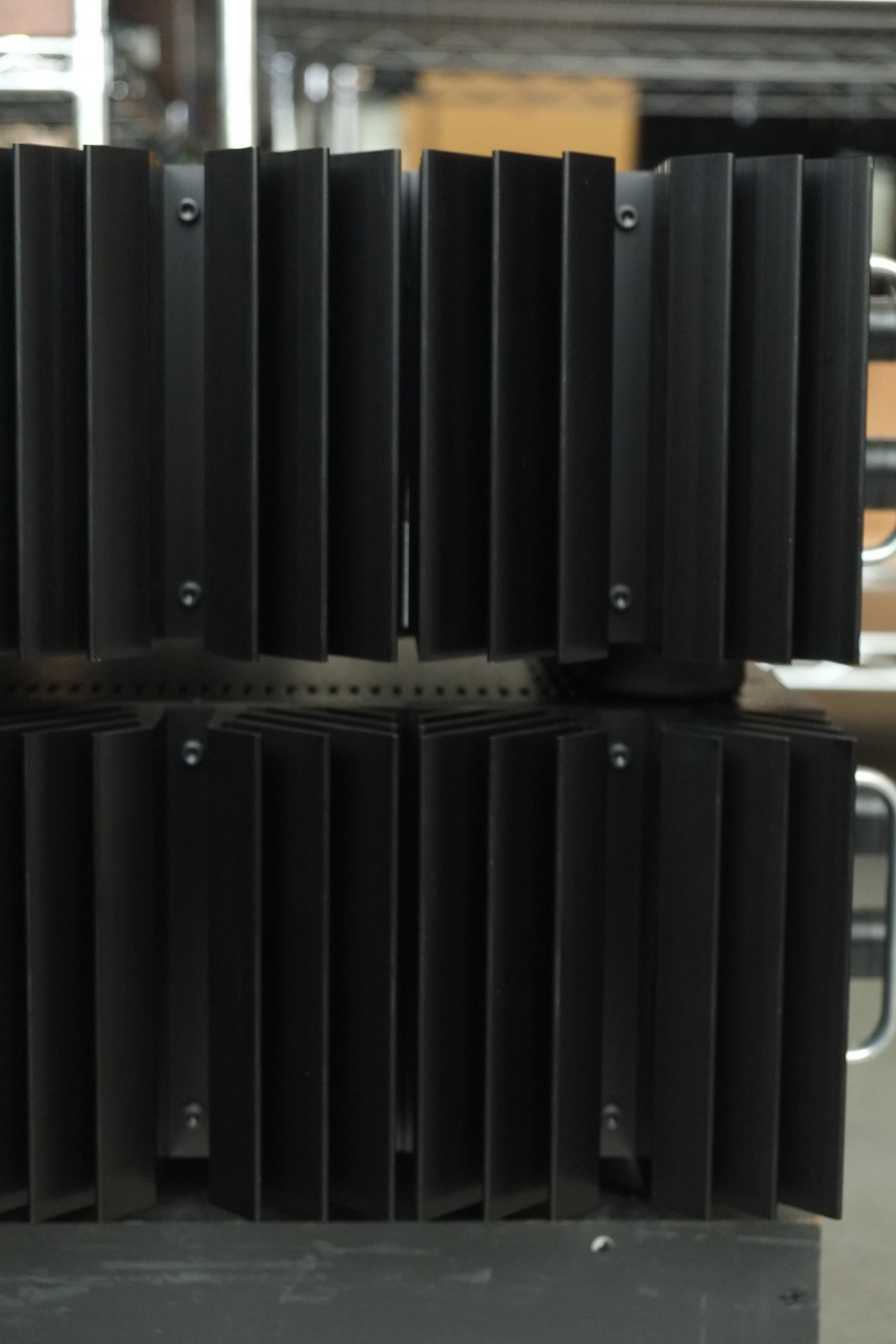pass labs xa 60.8 monoblock power amplifiers heat sink detail2