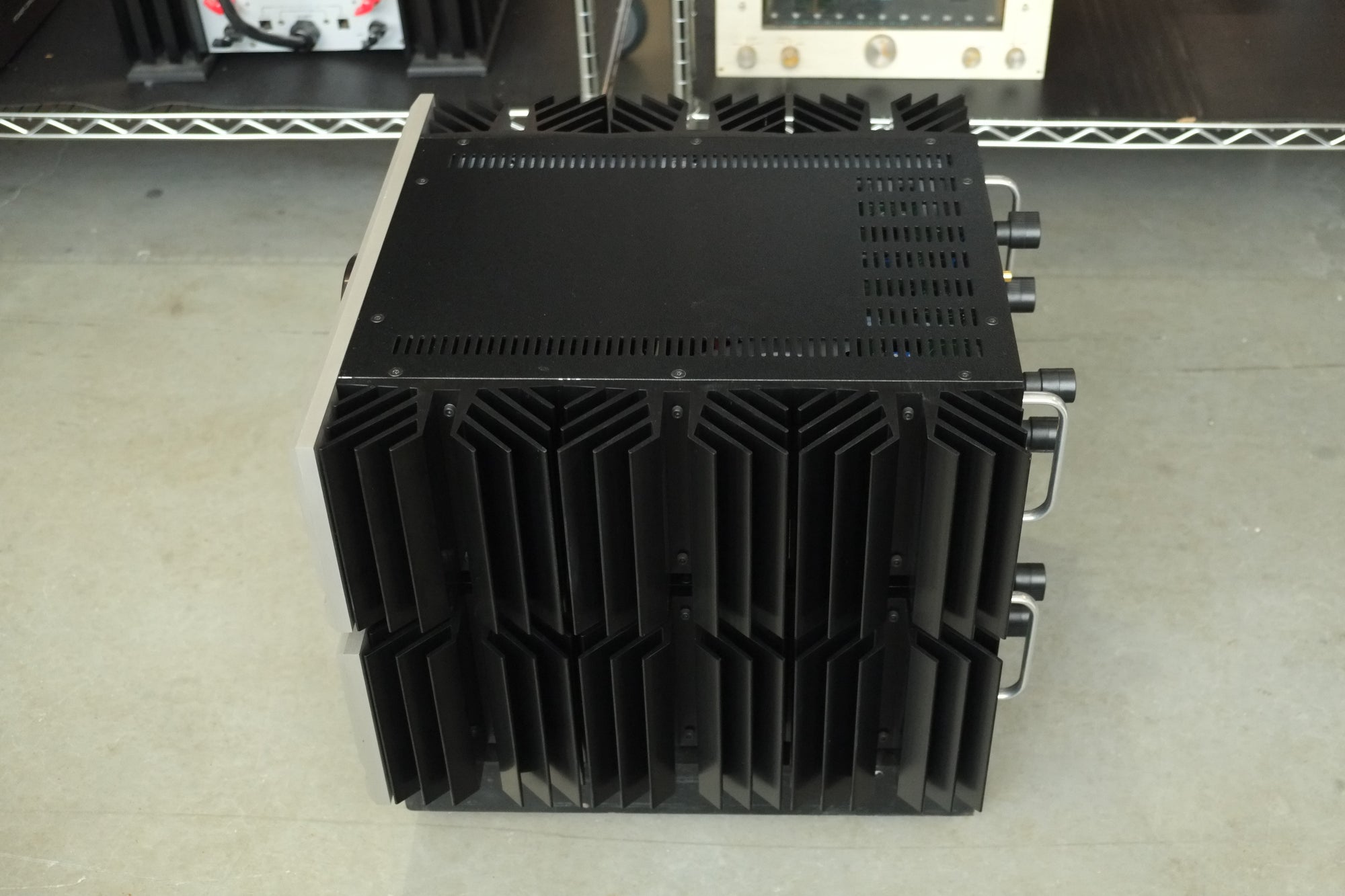 pass labs xa 60.8 monoblock power amplifiers top right angle