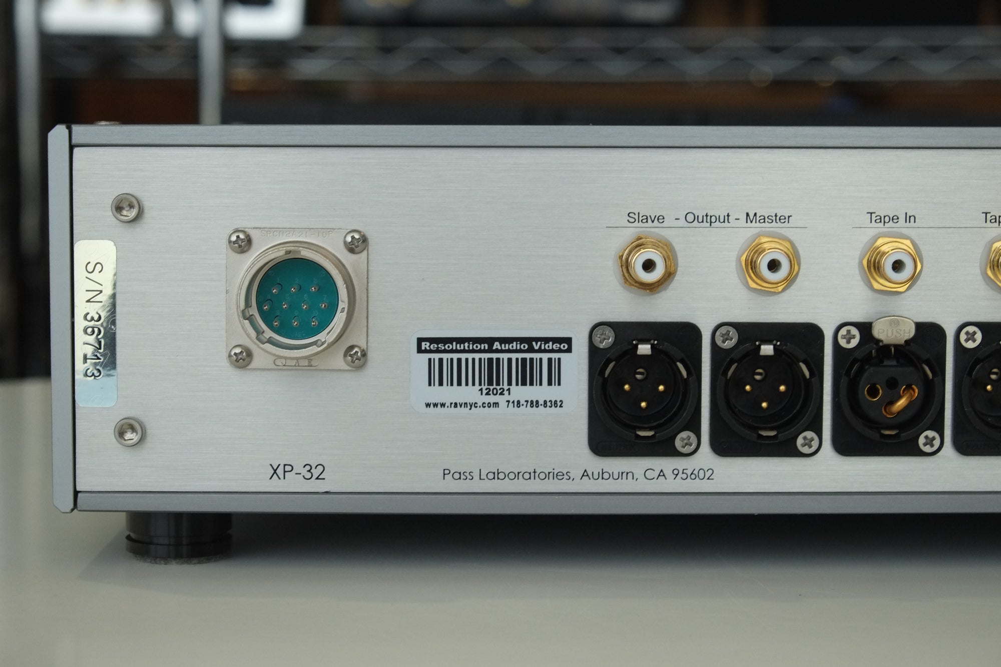 pass labs xp 32 preamplifier back detail 2