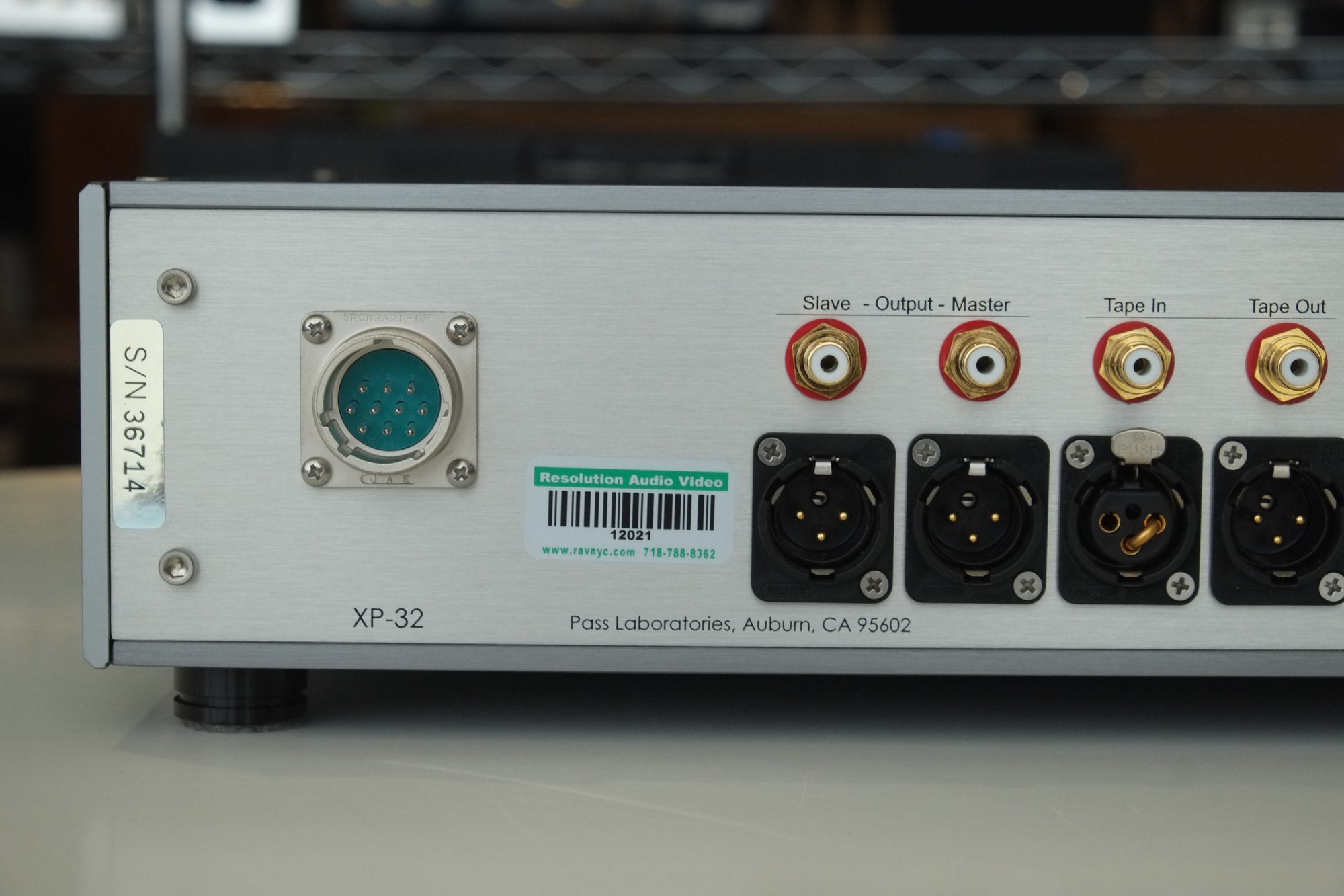 pass labs xp 32 preamplifier back detail 4