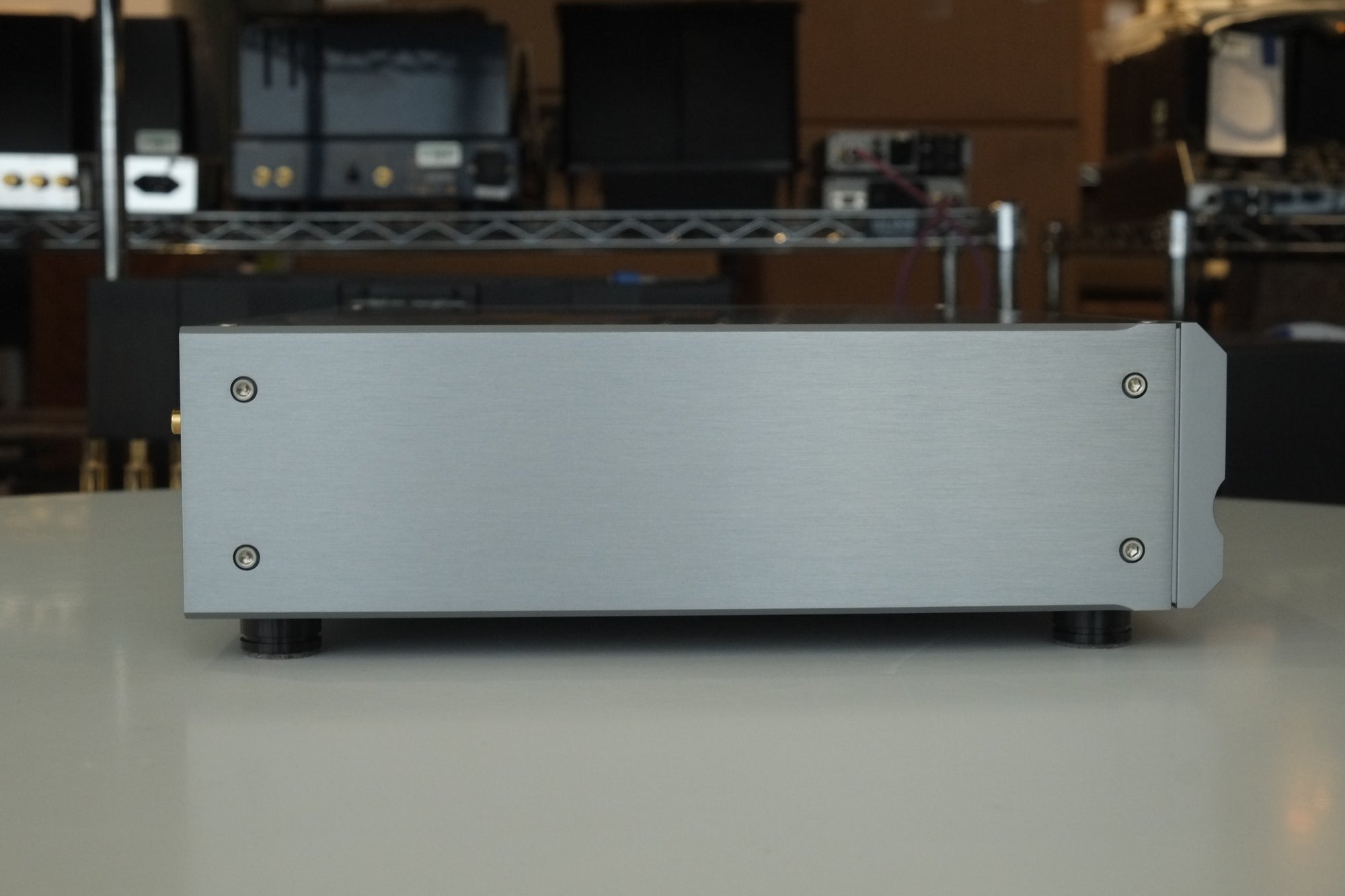 pass labs xp 32 preamplifier left side 3