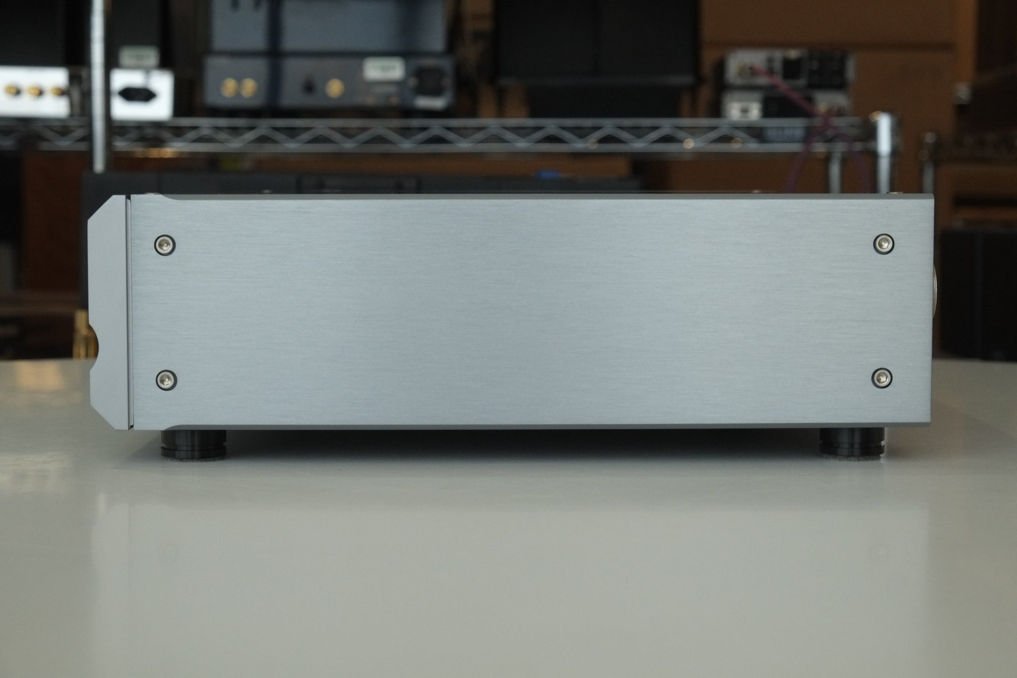 pass labs xp 32 preamplifier right side 4