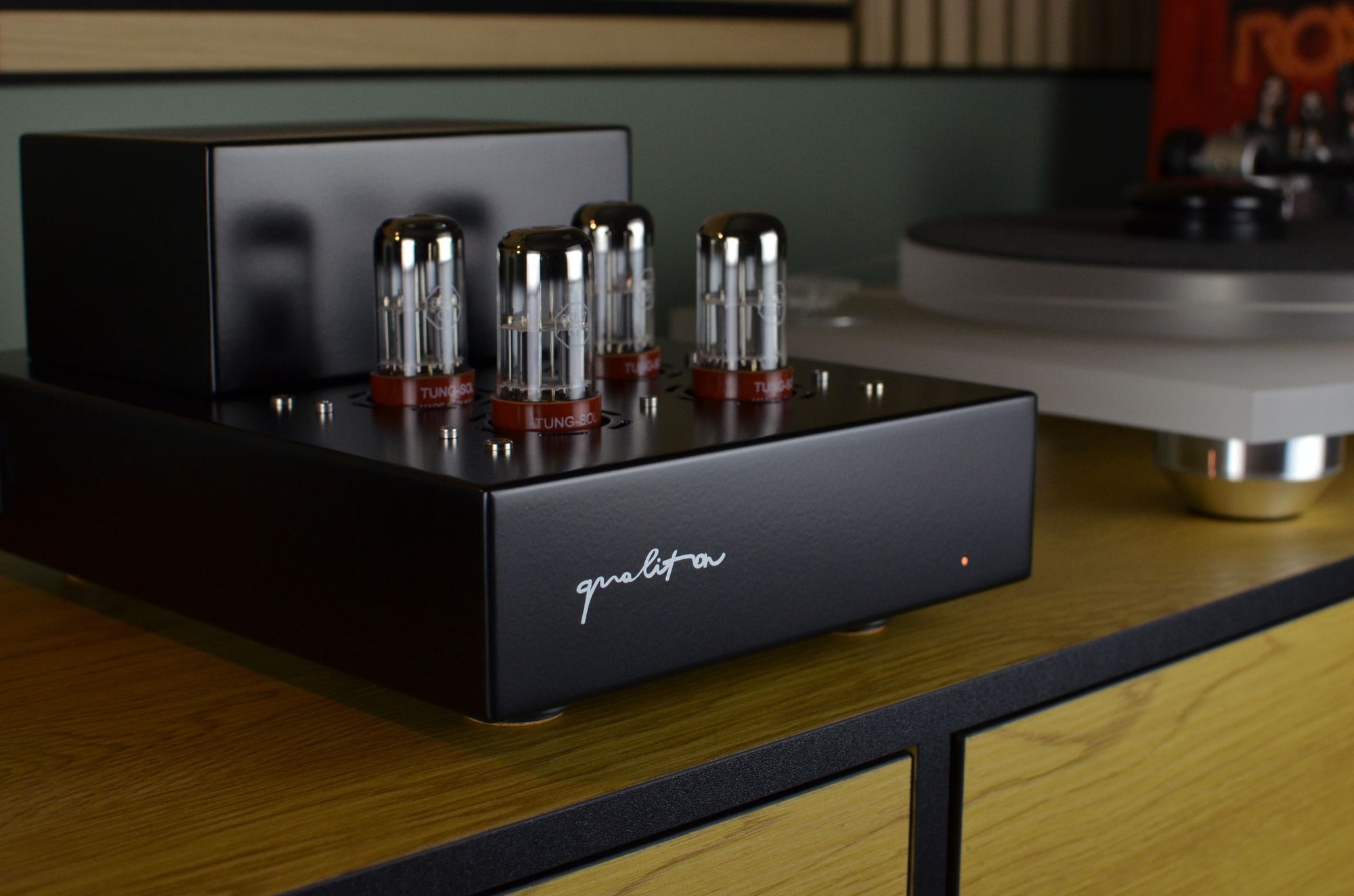 Qualiton Phono Vacuum Tube Preamplifier