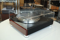 vpi hw 40 limited edition 40th anniversary direct drive turntable fatboy 12 inch tonearm front with dust cover angle 2