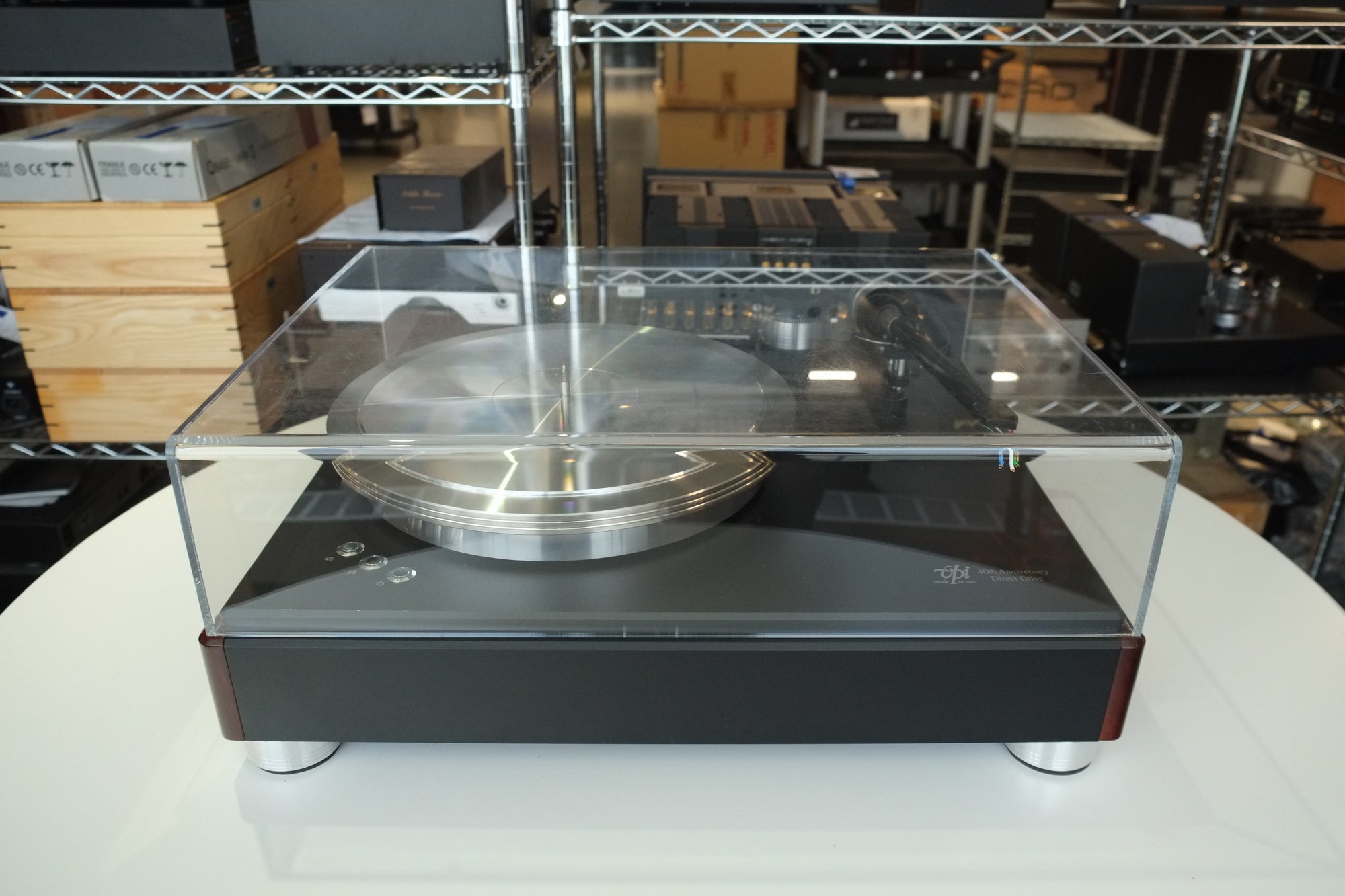 vpi hw 40 limited edition 40th anniversary direct drive turntable fatboy 12 inch tonearm front with dustcover