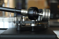 vpi hw 40 limited edition 40th anniversary direct drive turntable fatboy 12 inch tonearm tonearm right side detail