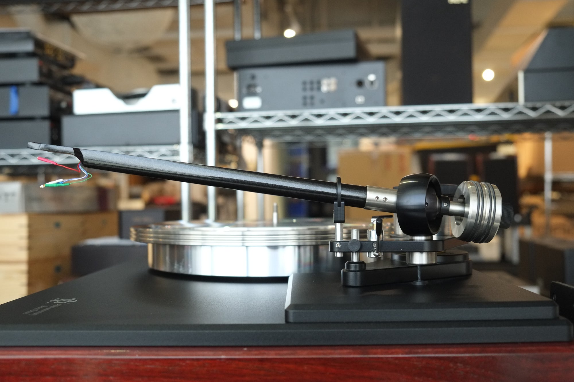 vpi hw 40 limited edition 40th anniversary direct drive turntable fatboy 12 inch tonearm tonearm right side