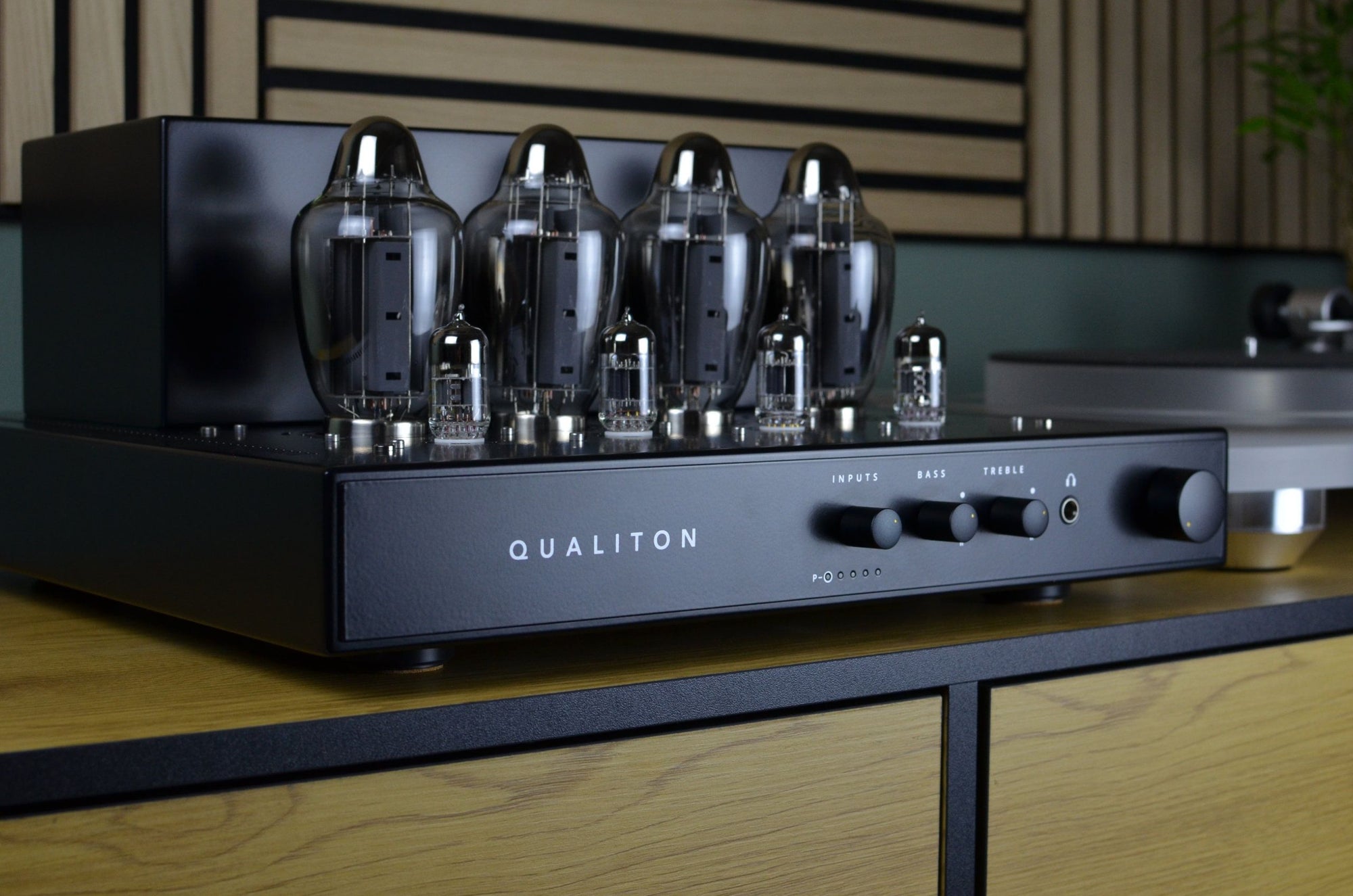 Qualiton X200 Integrated Amplifier